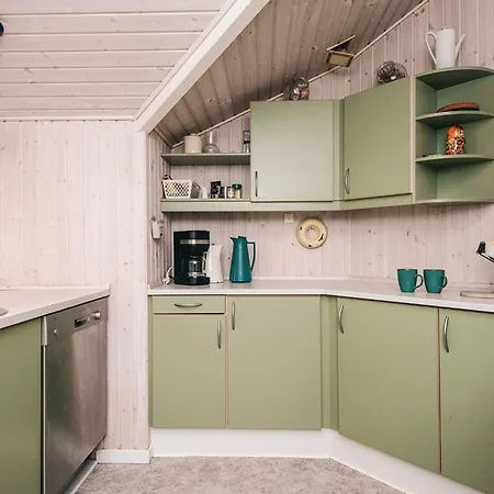 8 Person In Fano-by Traum *