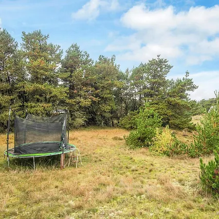 8 Person In Fano-by Traum